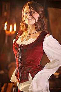 Mittelalterliche Damenbekleidung, Gewänder für die Frouwe